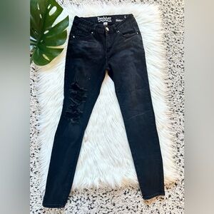 ⭐️ Black Distressed Skinny Jeans